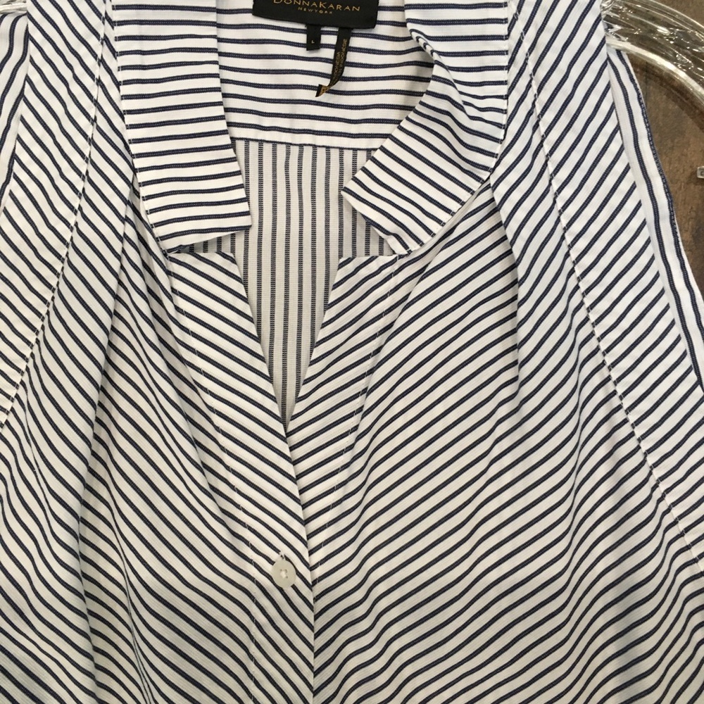 Donna Karan Large Striped Sleeveless Blouse Quality Design of Textures Patterns